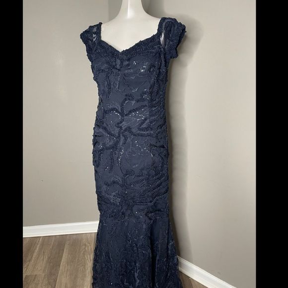 Teri Jon by Rickie Freeman Off-The-Shoulder Mermaid Gown US 10 $1000 - Picture 5 of 7